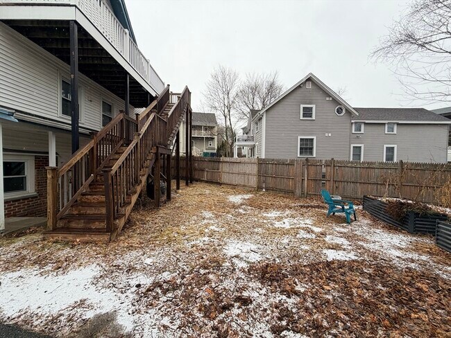 Building Photo - 341 Linwood Ave