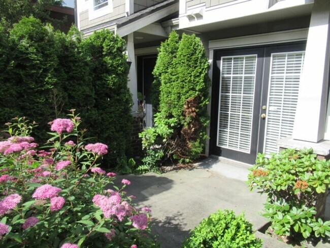 Building Photo - 2bd/2.5ba Seattle Townhome