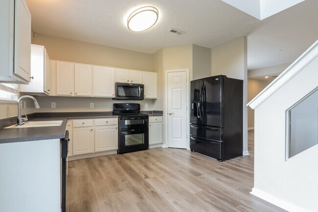 Building Photo - 8116 Melbourne Ln