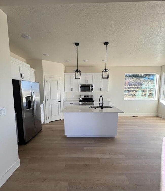 Building Photo - 714 S Liberty Cove Dr