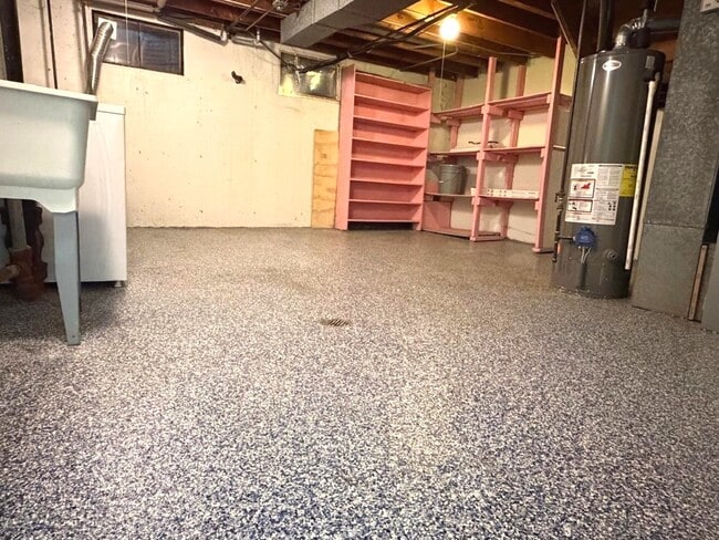 Building Photo - 1322 Fargo Ave