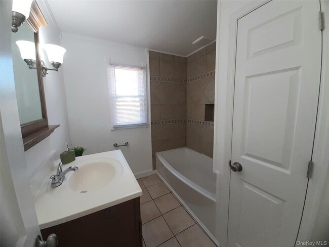 Building Photo - 1288 NY-9G