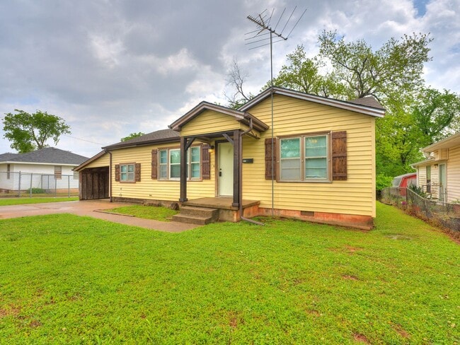 Building Photo - 3 Bedroom 1 Bath Home in Shawnee!