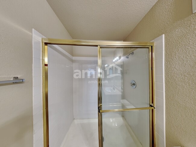 Building Photo - 8005 Sandmark Dr