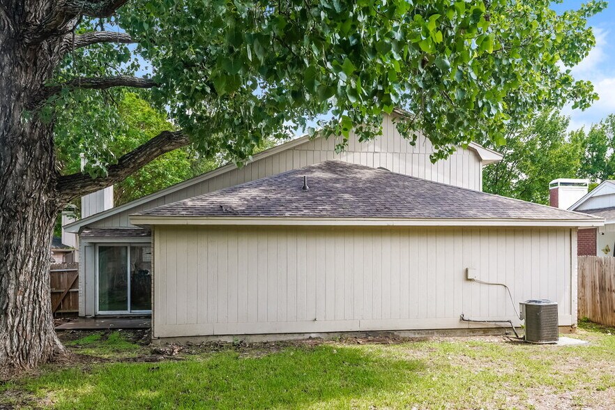 Building Photo - 5016 Santa Fe Ct