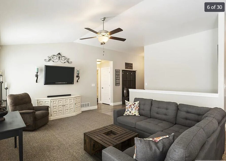 Building Photo - 5196 Ryanne Way