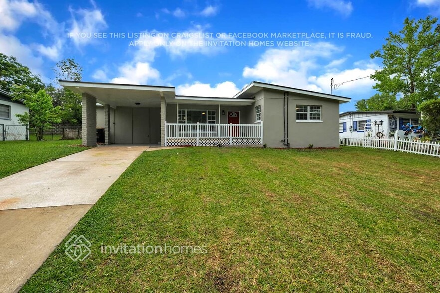 Building Photo - 8061 Delaroche Dr