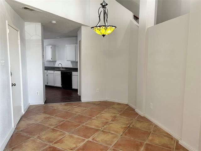 Building Photo - 12643 Bluffview Dr