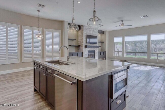 Building Photo - 7553 E Buteo Dr
