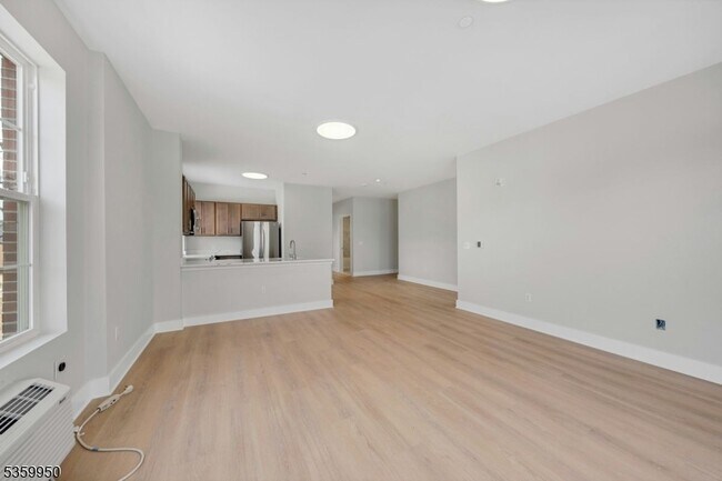 Building Photo - 247 Parker Ave