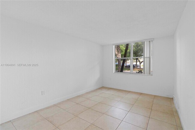 Building Photo - 1800 Sans Souci Blvd