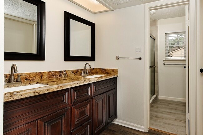 Building Photo - 30 Berryfrost Ln