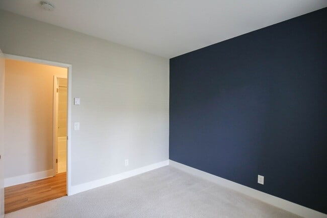 Building Photo - Modern and Clean 2 Bed 2 Bath Condo in Ric...