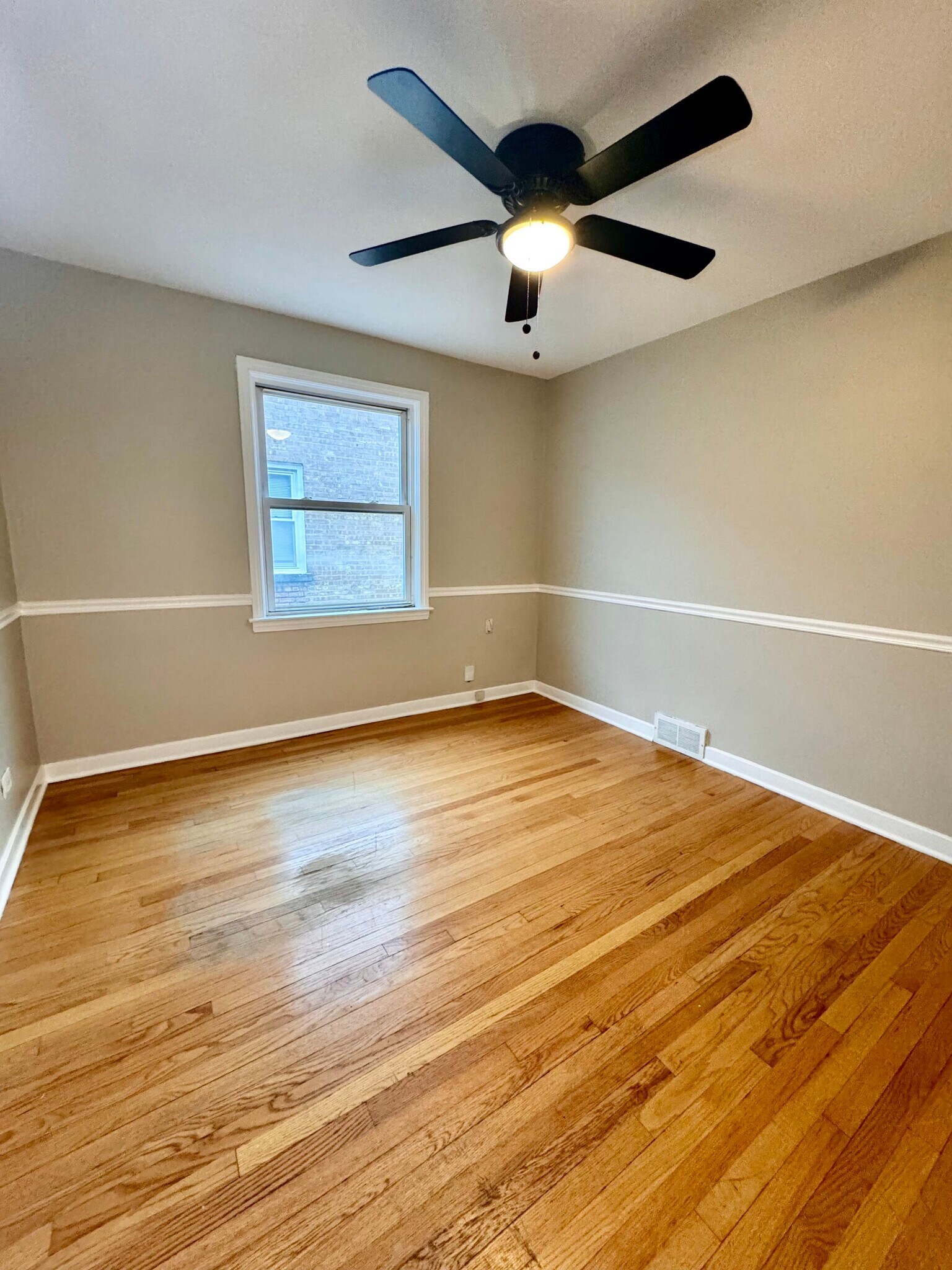 Building Photo - 9126 keating ave