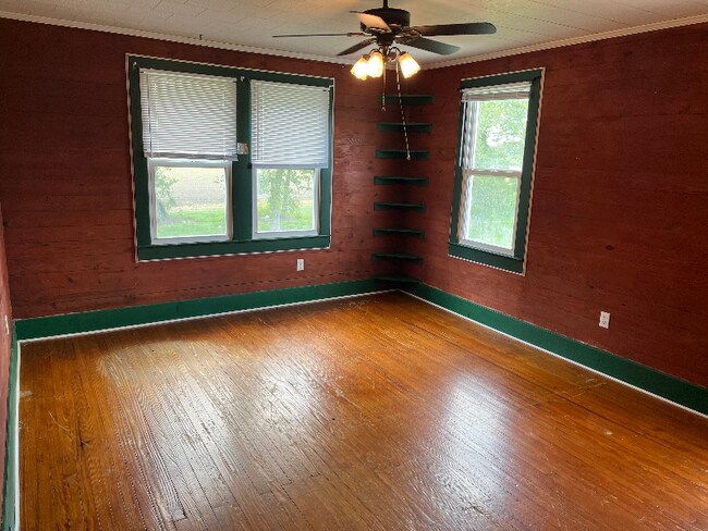 Building Photo - 5406 Laurent St