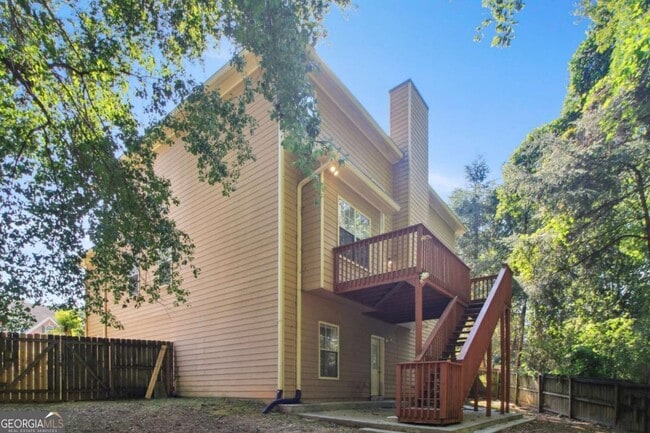 Building Photo - 2011 Chelton Way SE