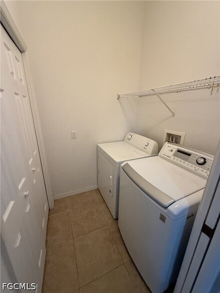 Building Photo - 9813 Quinta Artesa Way
