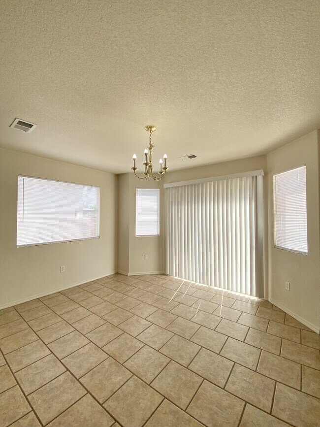 Building Photo - Northern Meadows - 3BR 2 Story - LOFT