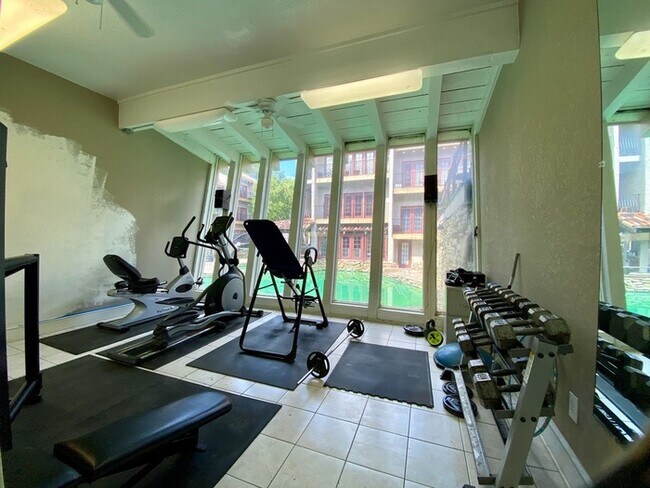 Building Photo - West Plaza Resort-Style  Living