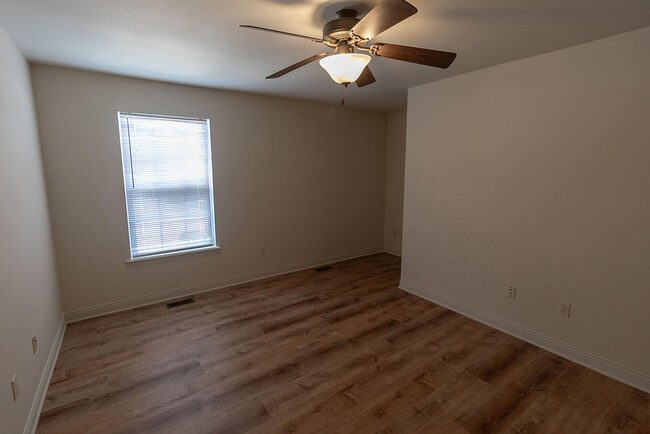 Building Photo - 4610 Dehaven Dr