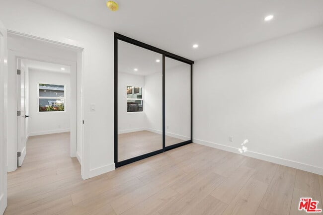 Building Photo - 609 Sunset Ave