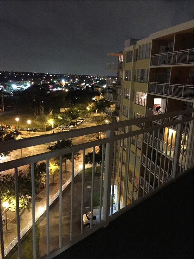 Building Photo - 2025 NE 164th St