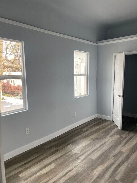 Building Photo - 321 D St