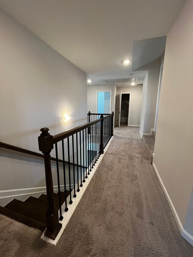 Building Photo - 311 Shoshone Cir