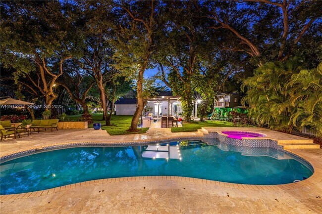 Building Photo - 8941 SW 65th Ct