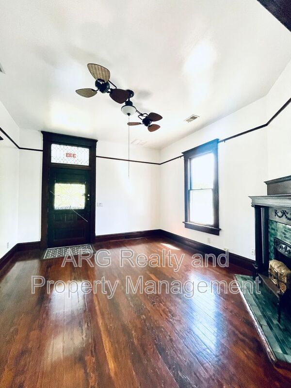 Building Photo - 487 Boulevard SE