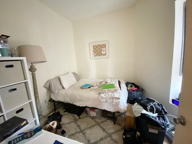 Building Photo - 96 Hammond St