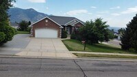 Building Photo - 5 bdrm 3bth Home 3 Car Garage Some utiliti...