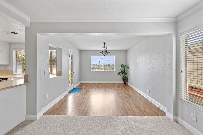 Building Photo - 40115 Starling St