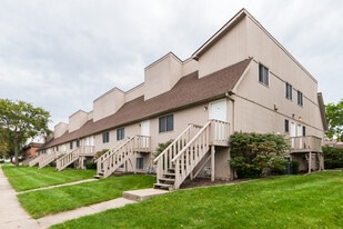 Building Photo - Barrington Plaza Realty