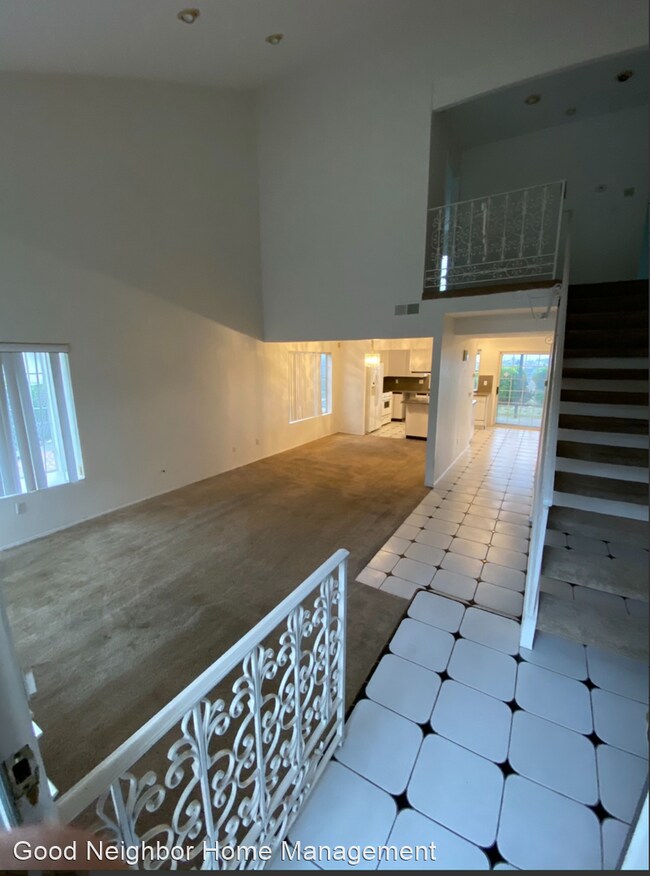 Building Photo - 4 br, 2.5 bath House - 3807 Via Escuda
