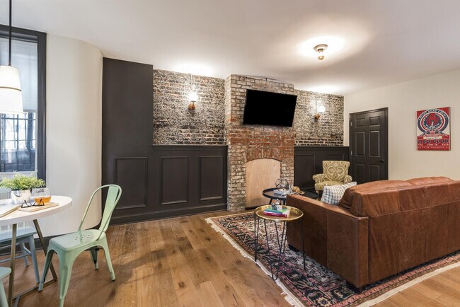 Building Photo - 1314 9th St NW