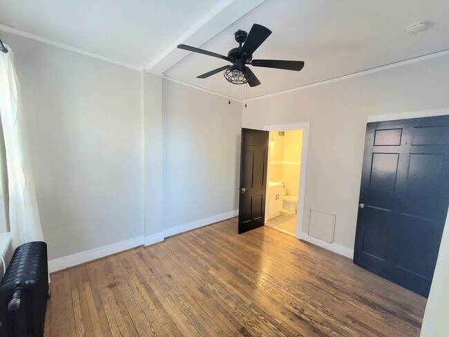 Building Photo - Stylish Uptown Charlotte 1-Bedroom 1-Bathroom — Historic Charm + 4 Weeks rent FREE (Prorated!)