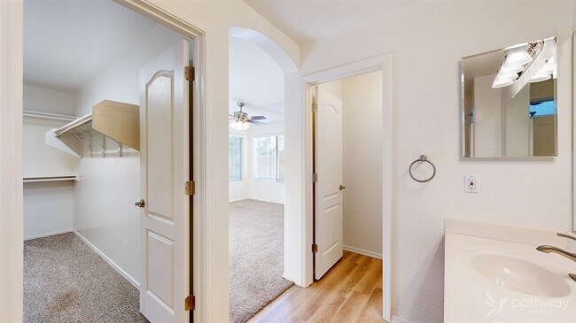 Building Photo - 44336 W McClelland Dr