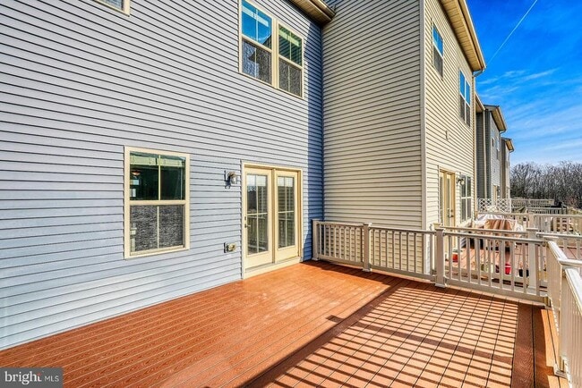 Building Photo - 5831 Pecking Stone St