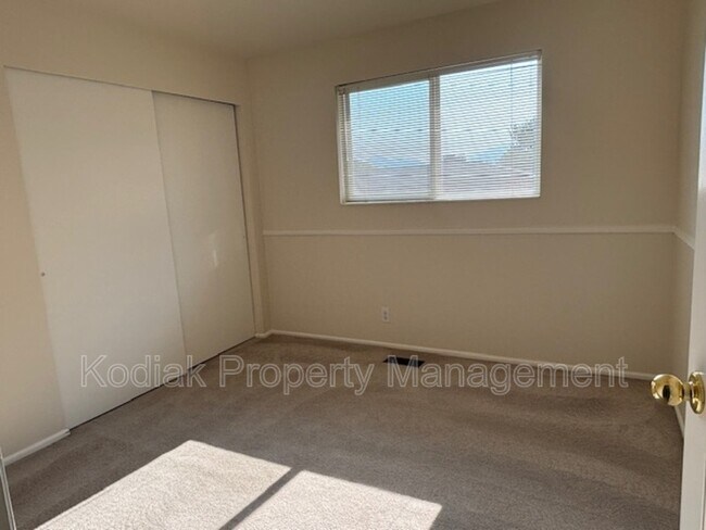 Building Photo - 9694 S Stonehaven St