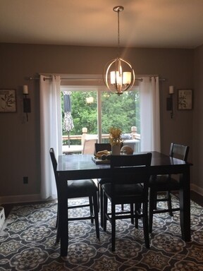 Building Photo - Townhomes in Savannah schools!