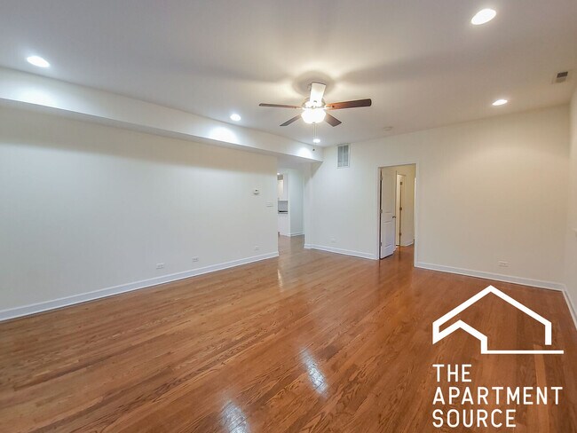 Building Photo - 1829 W Leland Ave