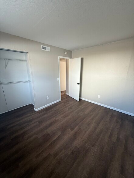 Building Photo - 10749 S Dixie Hwy