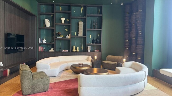 Building Photo - 11 NE 6th St