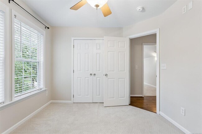 Building Photo - 112 Yardarm Ct