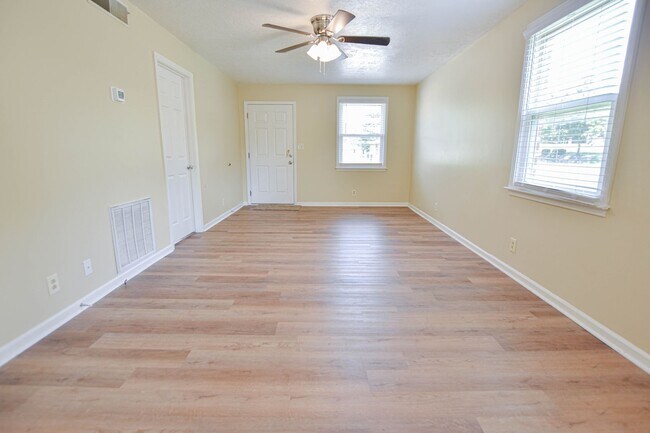 Building Photo - 509 Hietts Ln