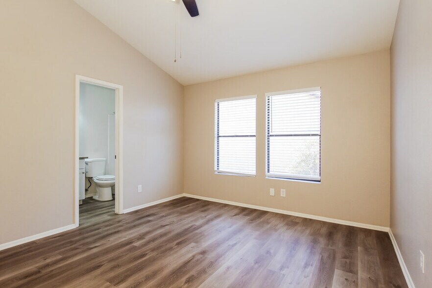 Building Photo - 4125 E La Puente Ave