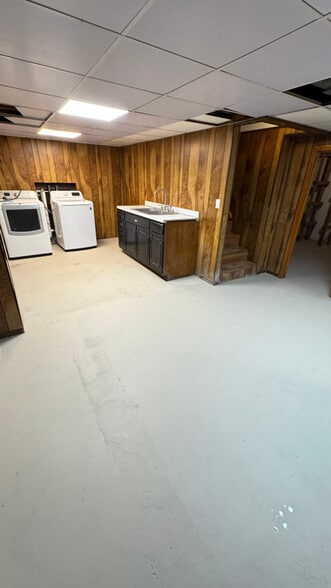 Building Photo - 123 Available Soon