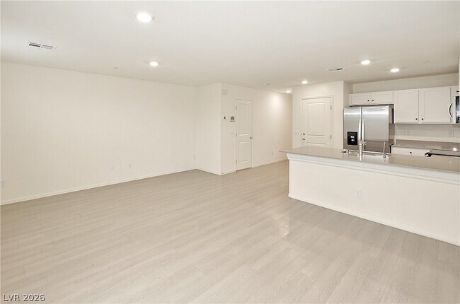 Building Photo - 10923 Heatherford Ave