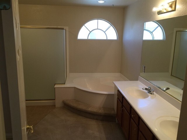 Building Photo - 10619 Salmon Leap St